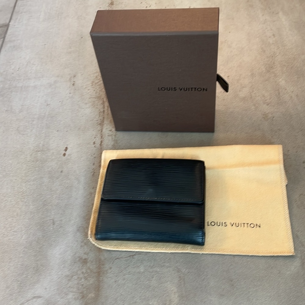 Louis Vuitton Epi Trifold